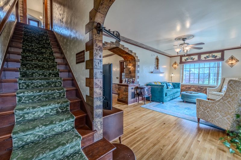 Living Room & Dinning Room Area