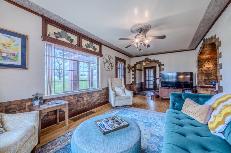 Living Room & Dinning Room Area