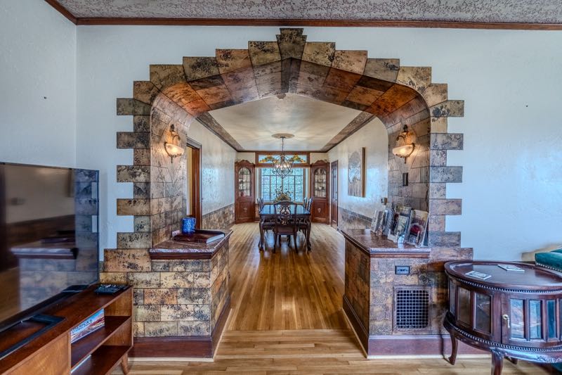 Living Room & Dinning Room Area