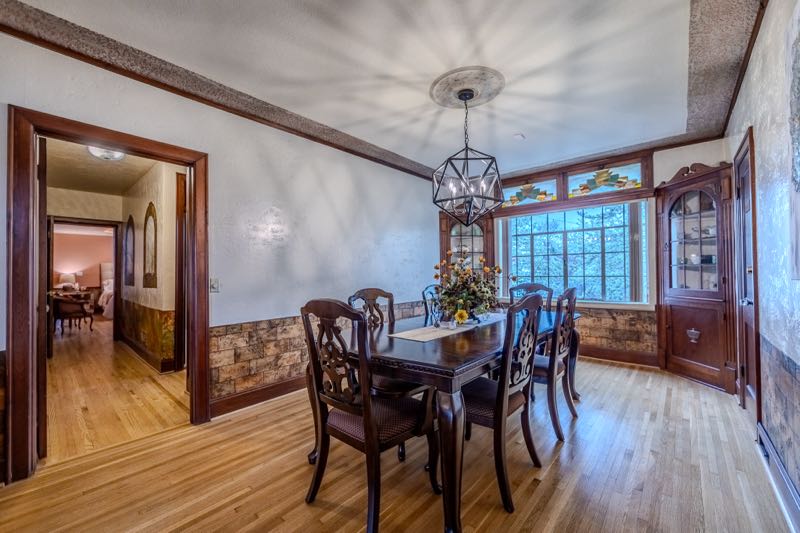 Living Room & Dinning Room Area