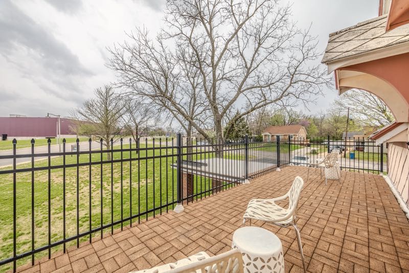 The Manor Inn Balcony
